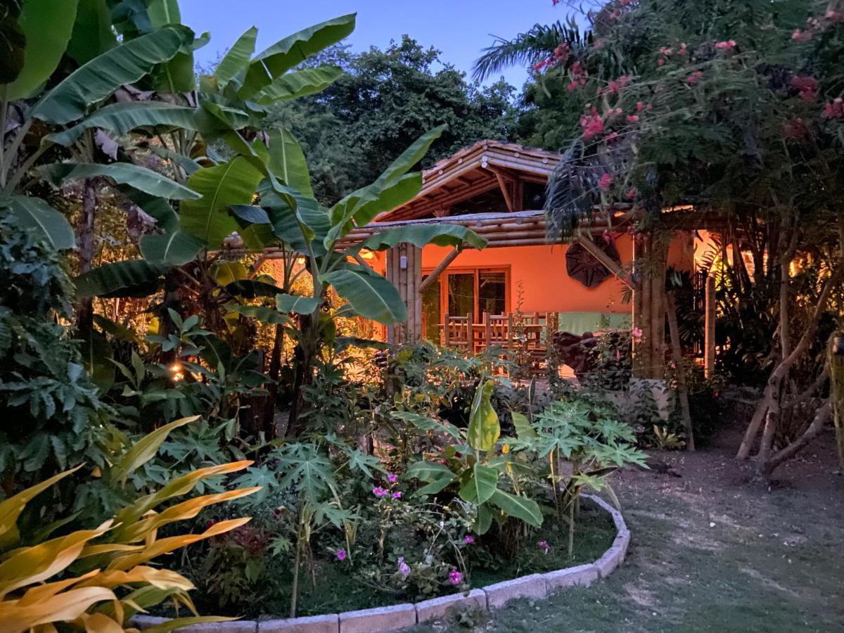 Itchimbia Garden Ayampe Montana Y Mar Villa Exterior photo