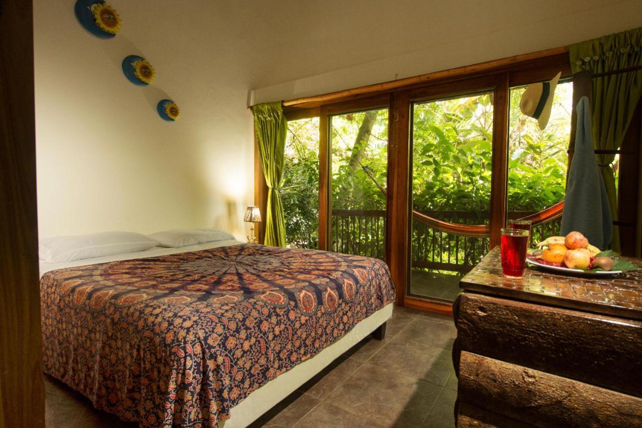 Itchimbia Garden Ayampe Montana Y Mar Villa Exterior photo